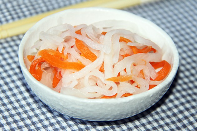 Kohaku Namasu Rezept aus der japanischen Küche