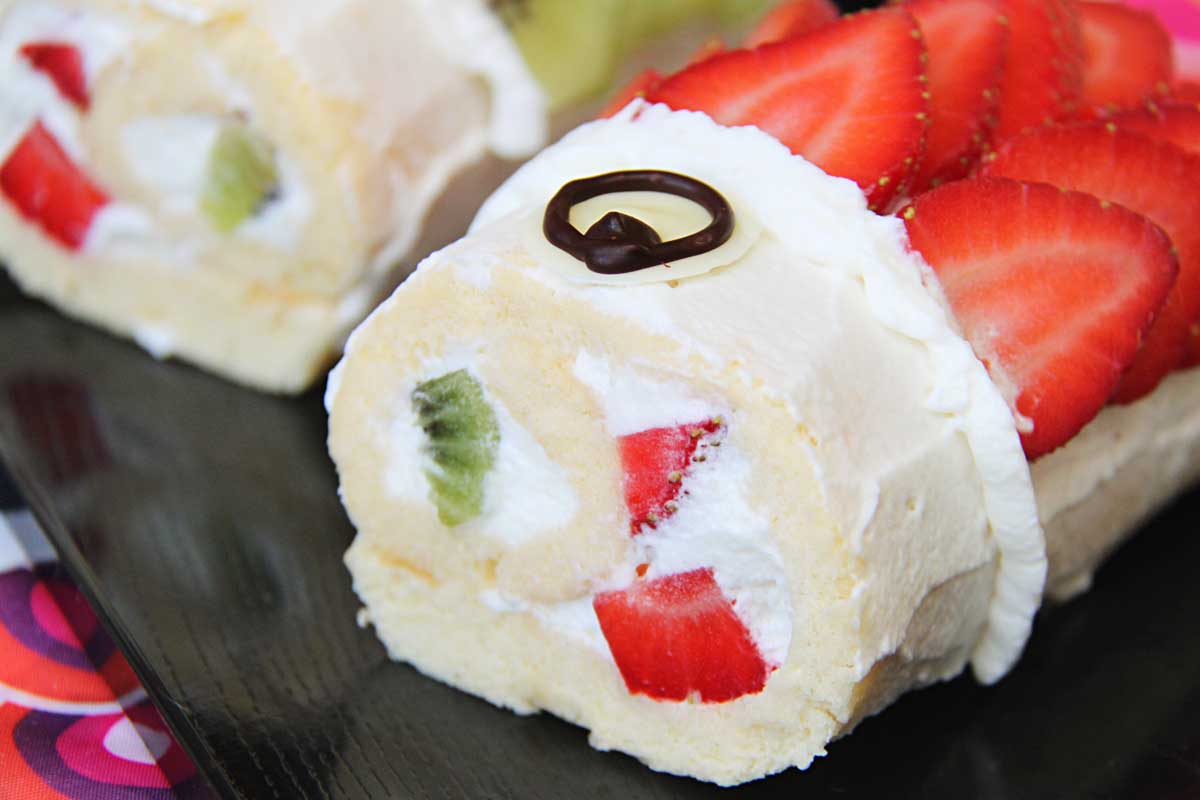Koinobori Roll Cake (japanische Biskuitrolle) - Rezept aus der jap. Küche
